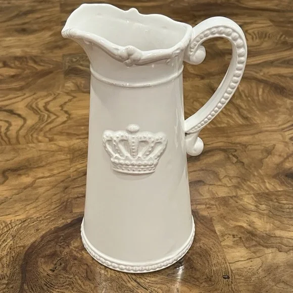 White Ceramic Crown Pitcher Vase Vintage Style Farmhouse Cottagecore Décor - Picture 1 of 7